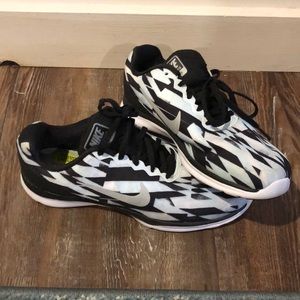 G’s Nike sneakers size 6